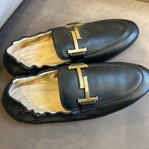 Tods women’s loafer